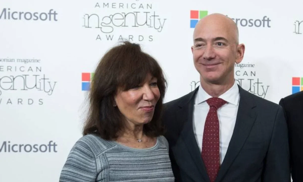 Muere Jacklyn Bezos, madre del fundador de Amazon, Jeff Bezos.