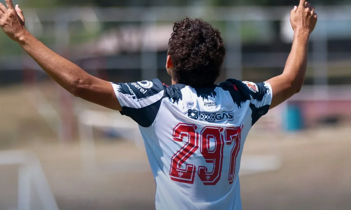 Rayados golea a León y se apunta entre los líderes de la LigaMX
