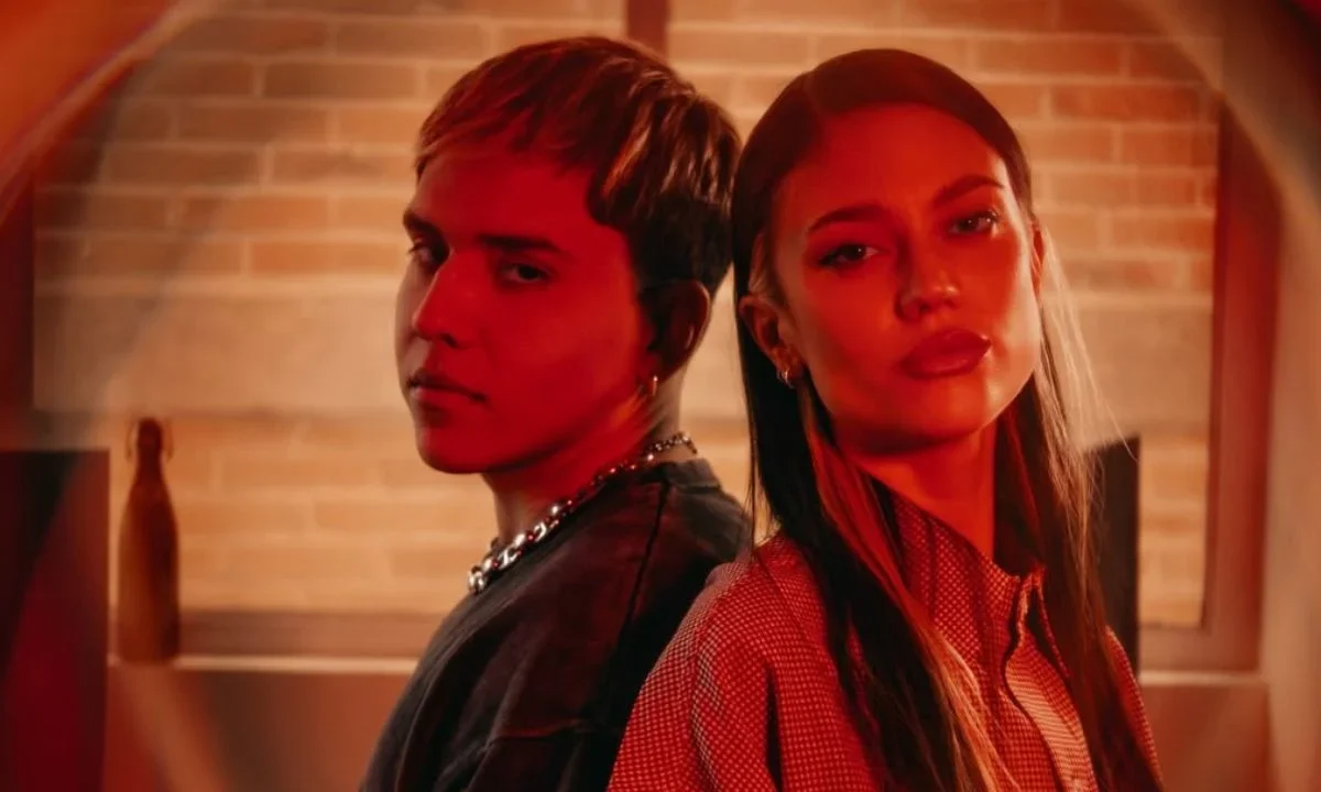 Para darle una refrescada a 'Tu mirada', E-LHoy decidió unir a Olivia Wald en su versión remix de uno de sus temas populares.