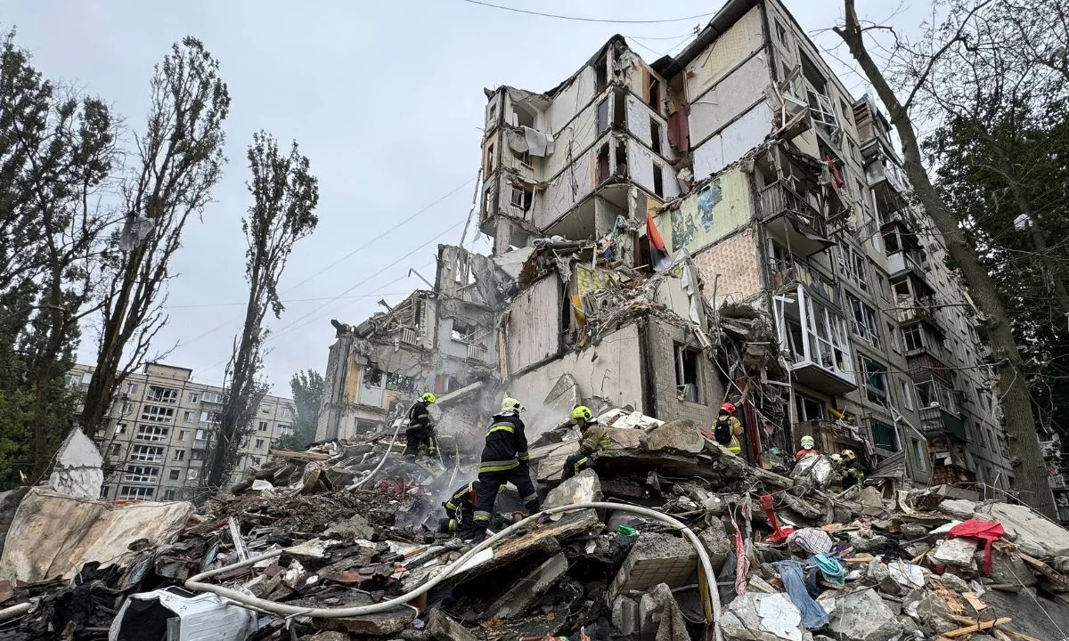 Múltiples ataques rusos con drones y misiles en Kiev dejaron 15 muertos, incluido un menor