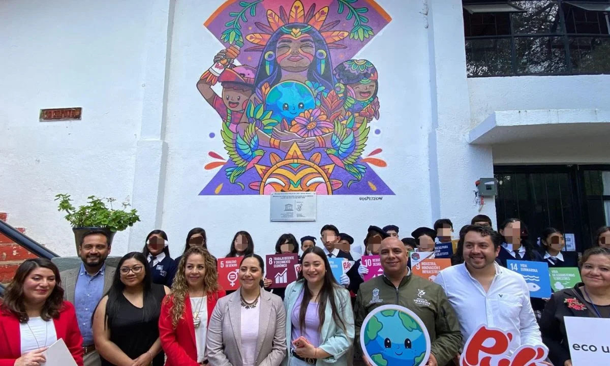 AJEMEX y Eco Urban muestran compromiso con el medio ambiente con un mural