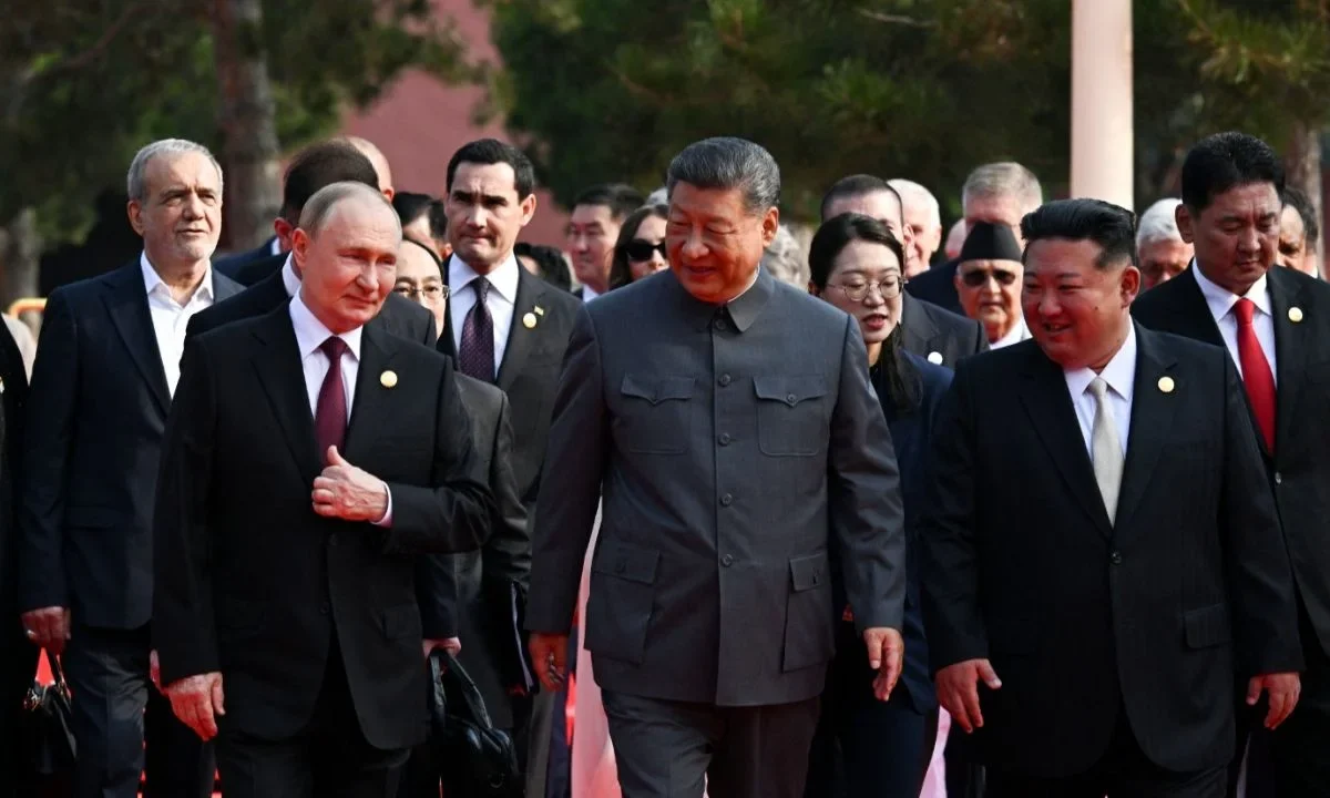 Xi exhibe poderío militar y reúne a Putin y Kim en Pekín