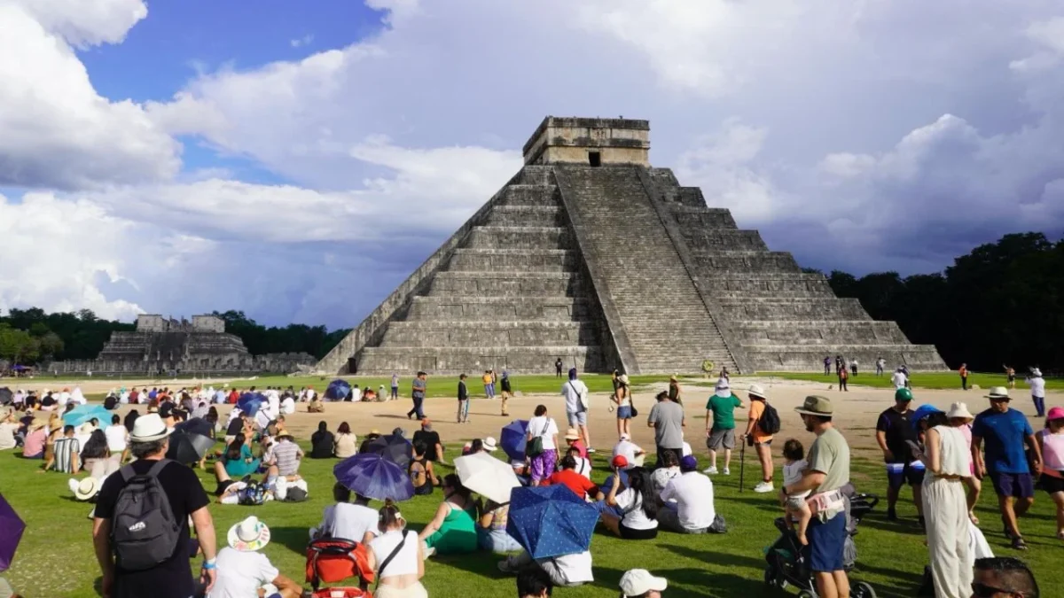 Chichén Itzá rompe récord de afluencia en el equinoccio