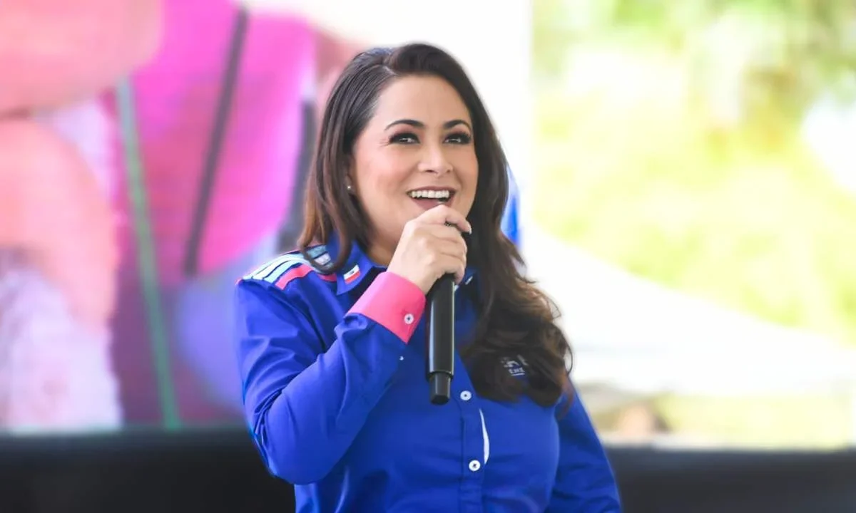 Tere Jiménez inició la gira de su Tercer Informe de Actividades junto a niñas, niños y adolescentes de Aguascalientes.