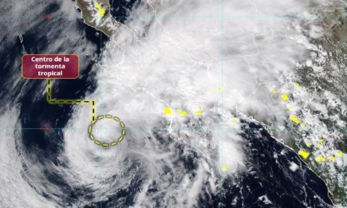 Conoce cómo va la trayectoria de la Tormenta Tropical Lorena que afecta las costas del pacífico mexicano y toma tus precauciones.