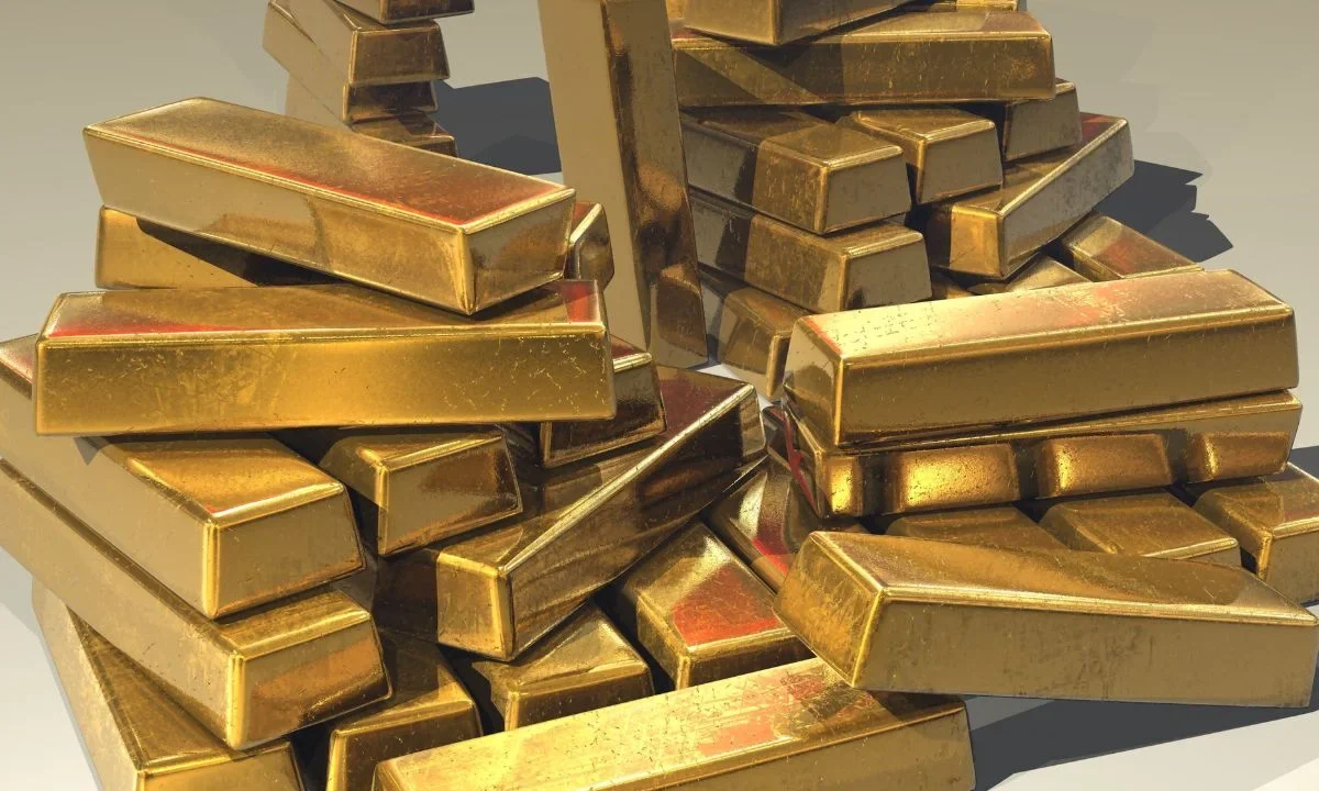 Oro rompe récord y toca los 3 mil 870 dólares la onza