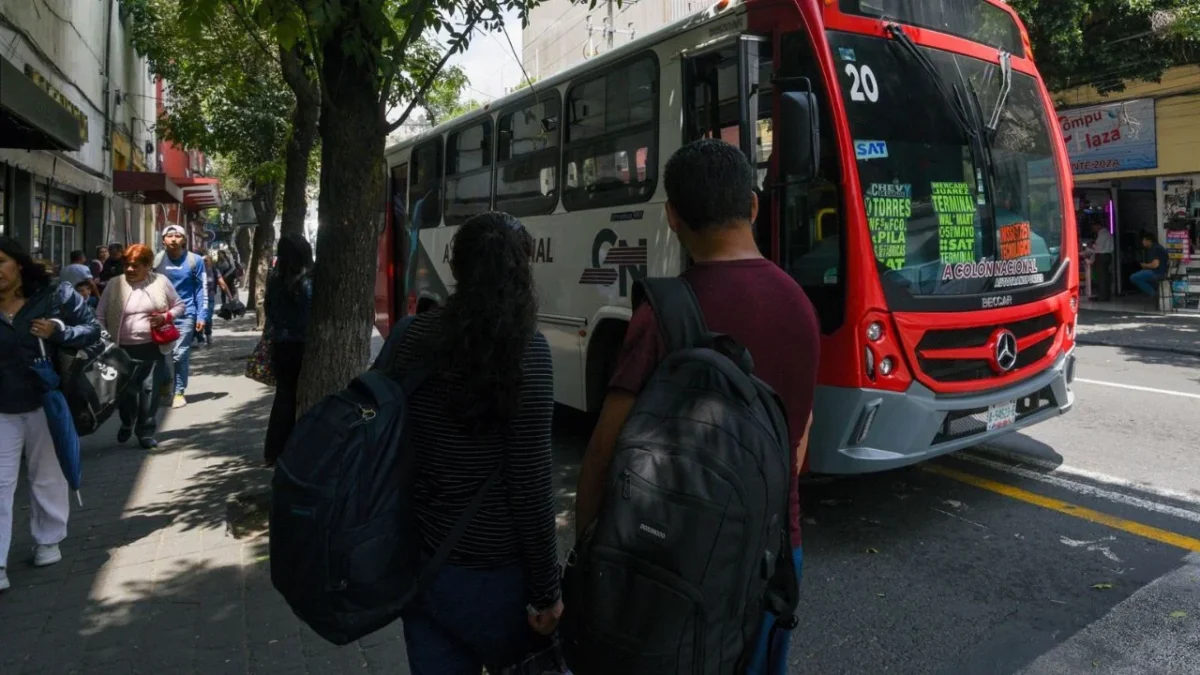 Los universitarios de Ecatepec pueden acceder al programa "Universitarios en Movimiento para el Bienestar" que otorga pasajes gratis.