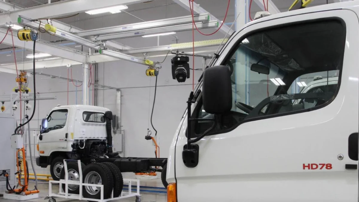 El sector automotriz respalda los aranceles que impondría México a los autos de China.
