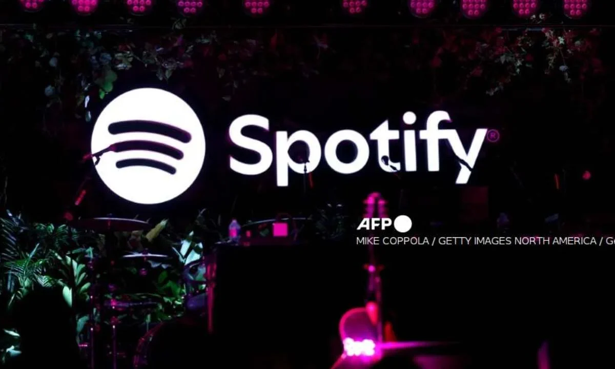 Spotify presentó medidas adicionales para alentar a los artistas y editores a que sean más transparentes en cuanto a la utilización de la IA.