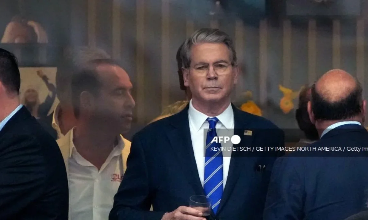El secretario del Tesoro de Estados Unidos, Scott Bessent, advirtió que Washington incrementará presión económica contra Rusia junto a Europa.
