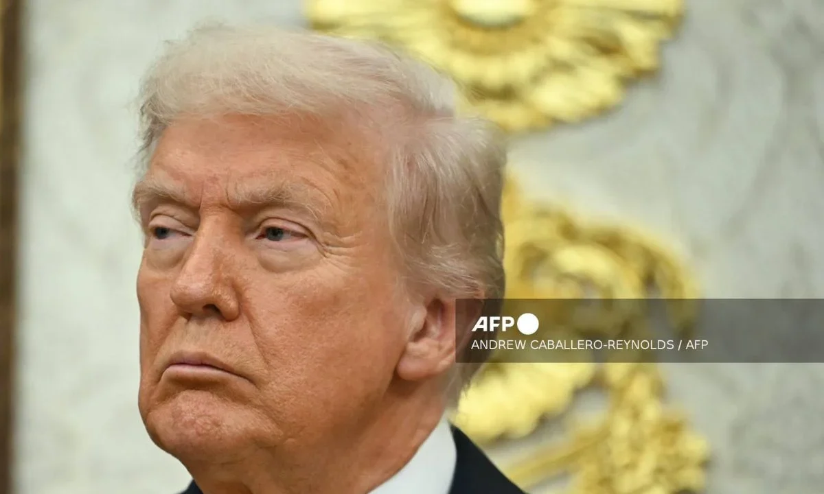 Jueza bloquea temporalmente a los despidos de la administración Trump