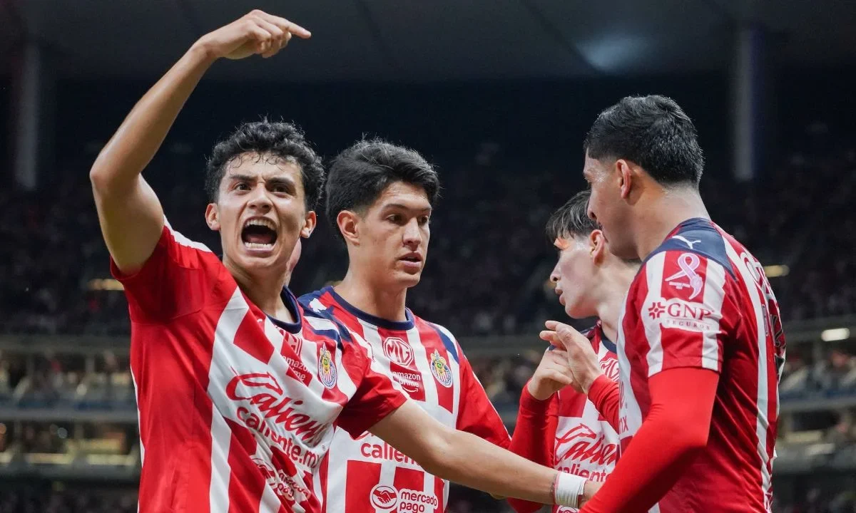 Chivas consiguió su cuarta victoria de forma consecutiva en el Torneo Apertura 2025 con un marcador de 2-0 frente a Mazatlán.
