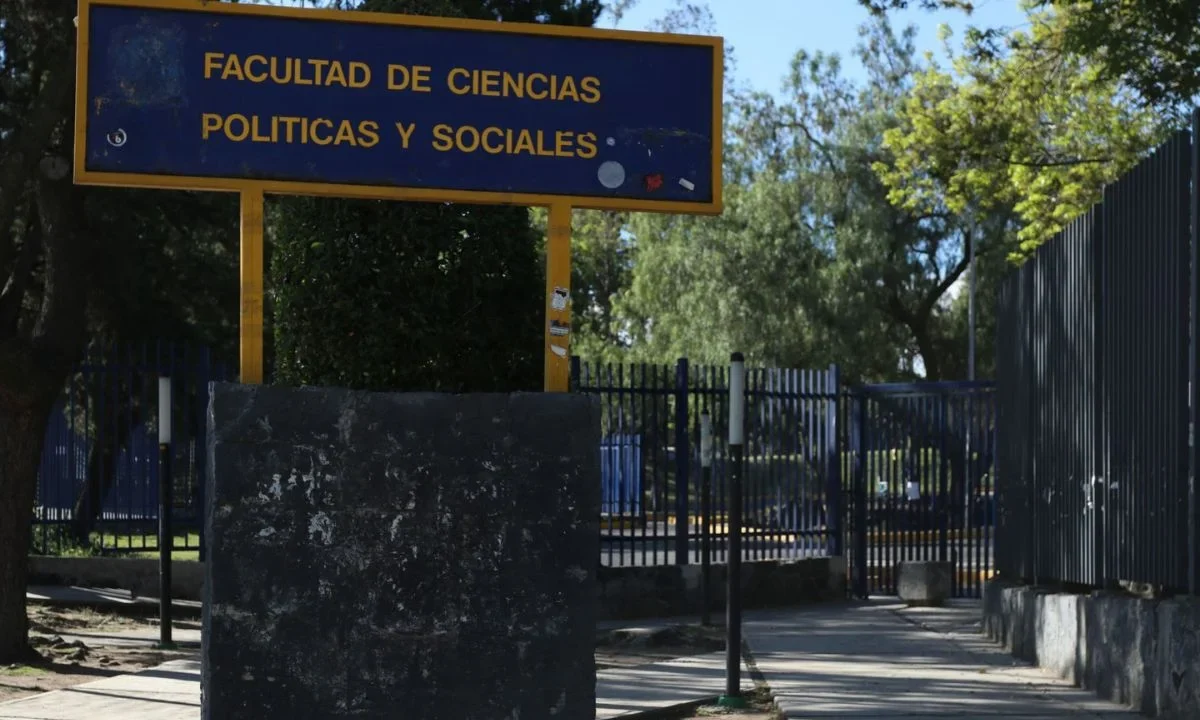 La Asamblea de Estudiantes de la Facultad de Ciencia Políticas de la UNAM anunció que el paro indefinido comenzará este 9 de octubre.