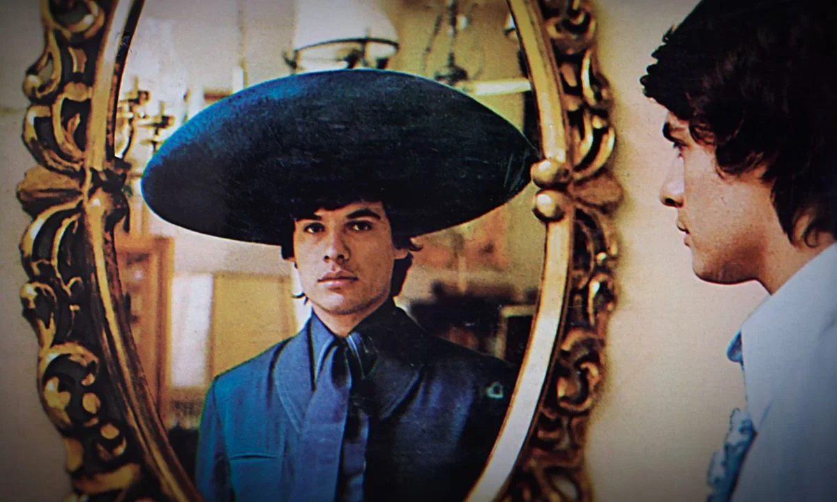 La serie documental no sólo muestra al ídolo musical Juan Gabriel, sino que incita a entender a Alberto Aguilera Valadez, la persona.