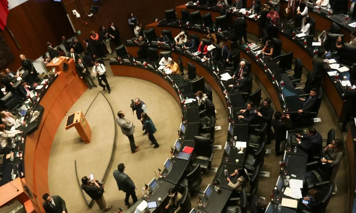 En fast track, el Senado aprobó el decreto de reforma a la Ley de Amparo, sin modificar los ajustes que le hizo la Cámara de Diputados.