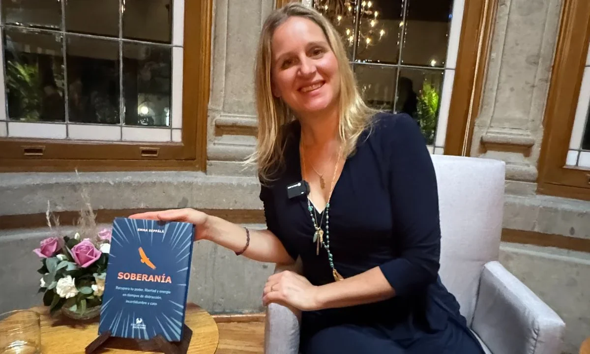 El libro 'Soberanía' de Emma Seppälä fue presentado este lunes en Casa Lamm, y es editado por la Casa Editora Lucía Todd.
