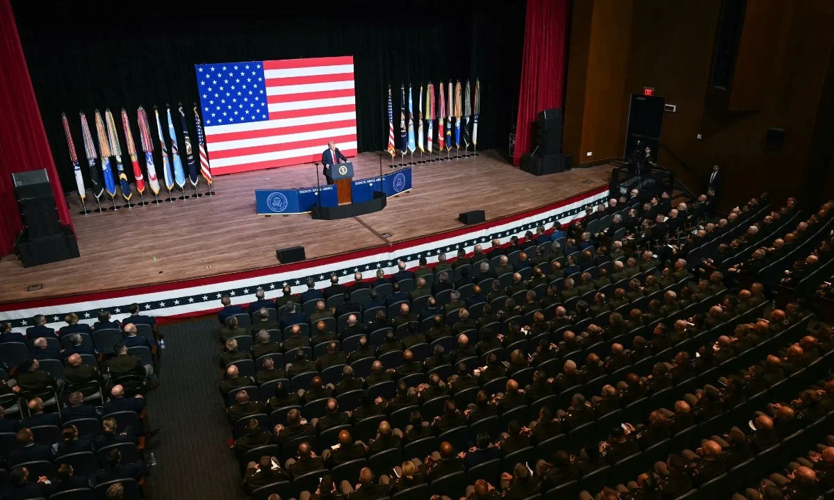 El plan del presidente Donald Trump incluye militarización de espacios civiles y operaciones internacionales más agresivas.