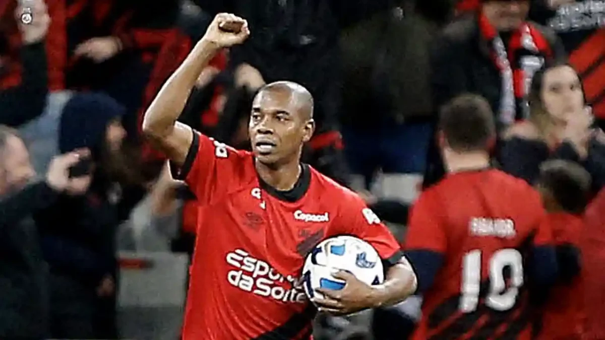 Fernandinho Athletico Paranaense Mancheser City