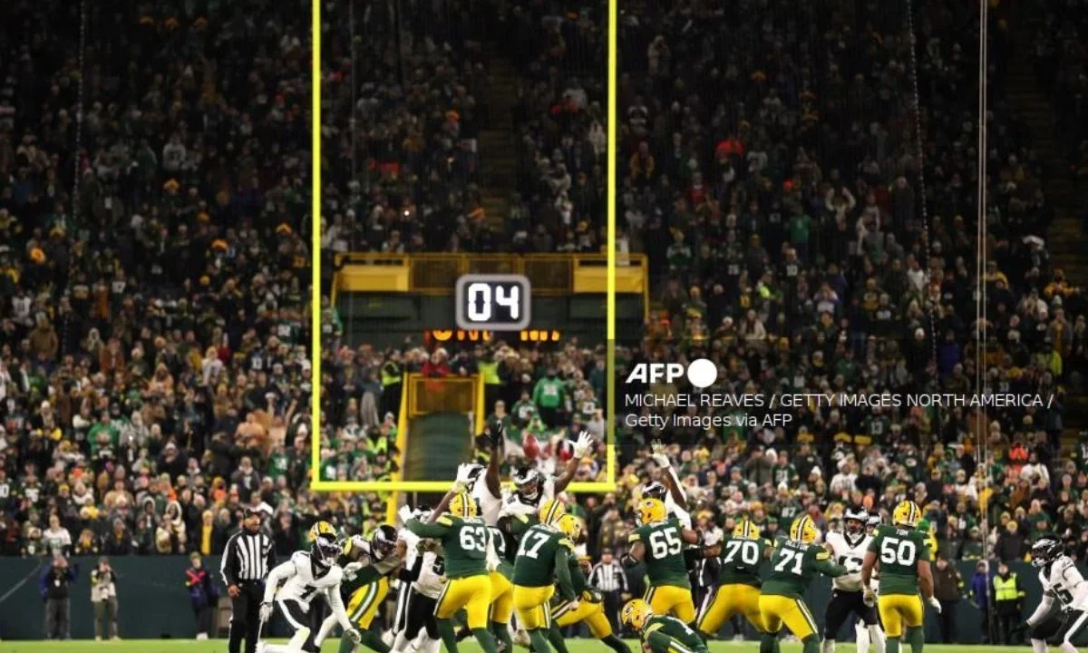 Philadelphia supera a Green Bay en cierre de la semana 10