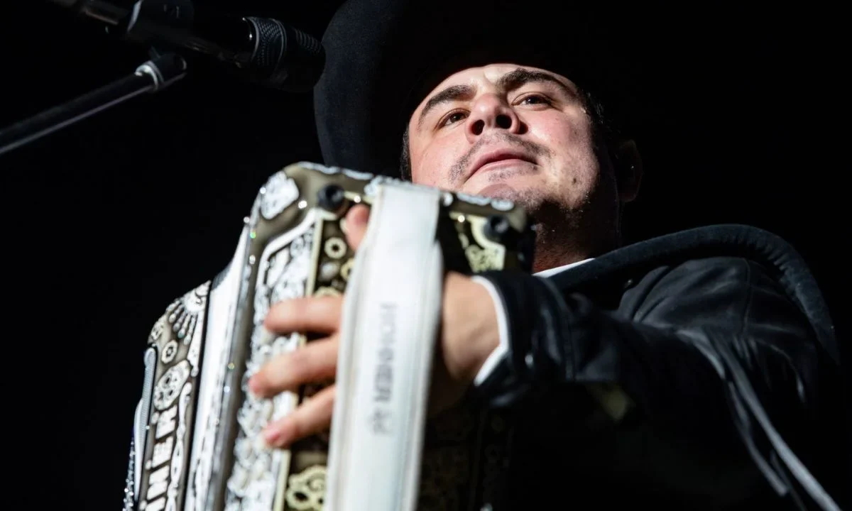 Luego de que trascendió que el cantante sufrió un atentado, la Vocería de Tamaulipas y el propio Alfredo Olivas lo desmintieron.