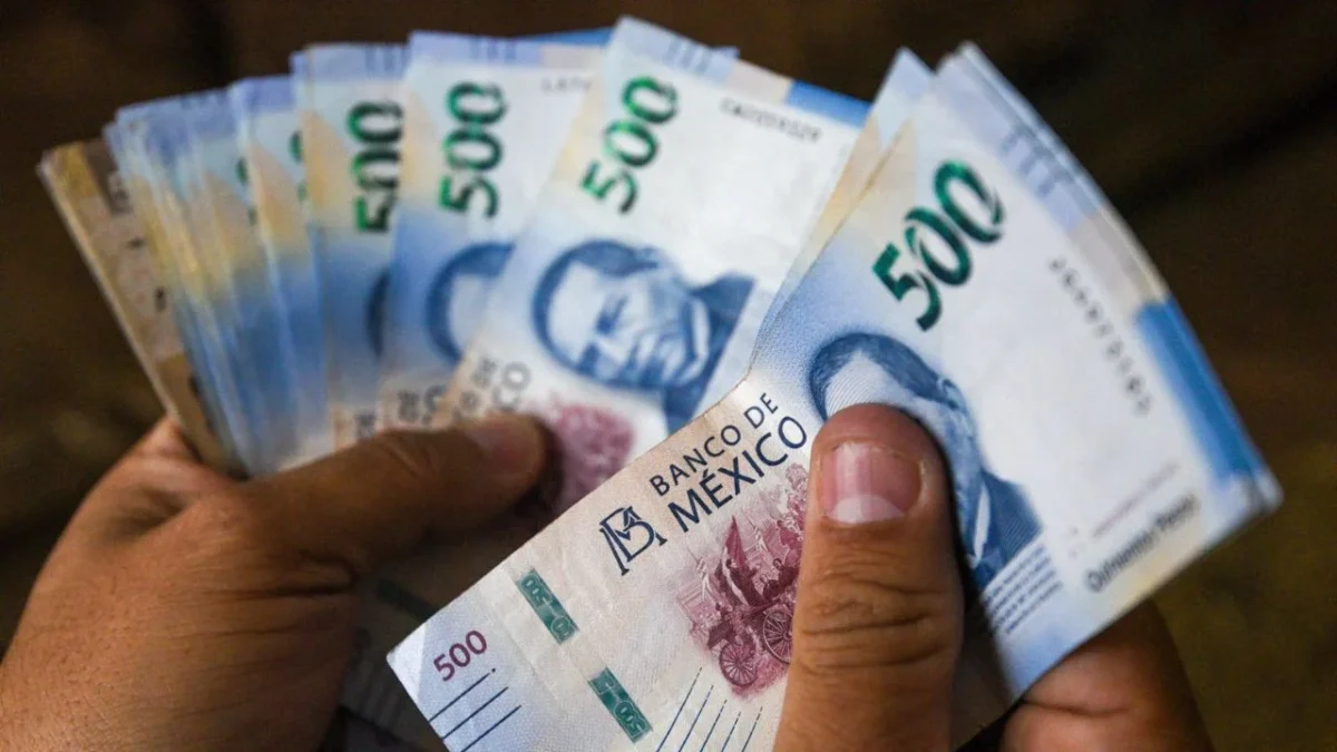 Ante el fin de año que se avecina, el banco Banamex lanzó 3 consejos para cuidar y aprovechar el aguinaldo al máximo.