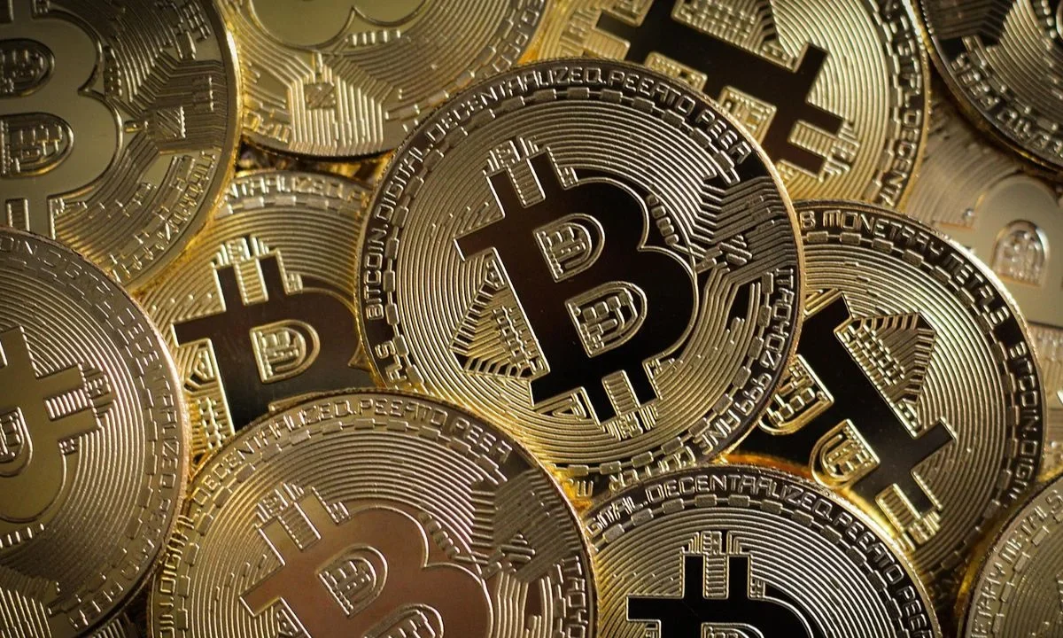 La criptomoneda del Bitcoin se desplomó hasta casi el 5% este domingo 30 de noviembre y genera alarma entre los mercados.