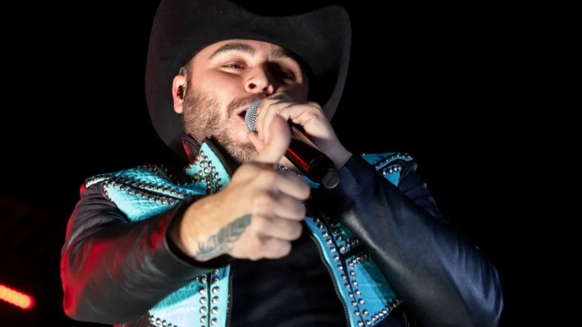 Luego de testificar contra su exmánager, el cantante Gerardo Ortiz libró la cárcel en EU, pero le imponen 3 años de libertad probatoria.