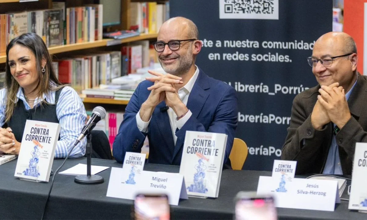 Con la alcaldesa Rojo de la Vega como invitada, el exalcalde de San Pedro Garza, Miguel Treviño, presentó su libro 'Contra corriente' en CDMX.