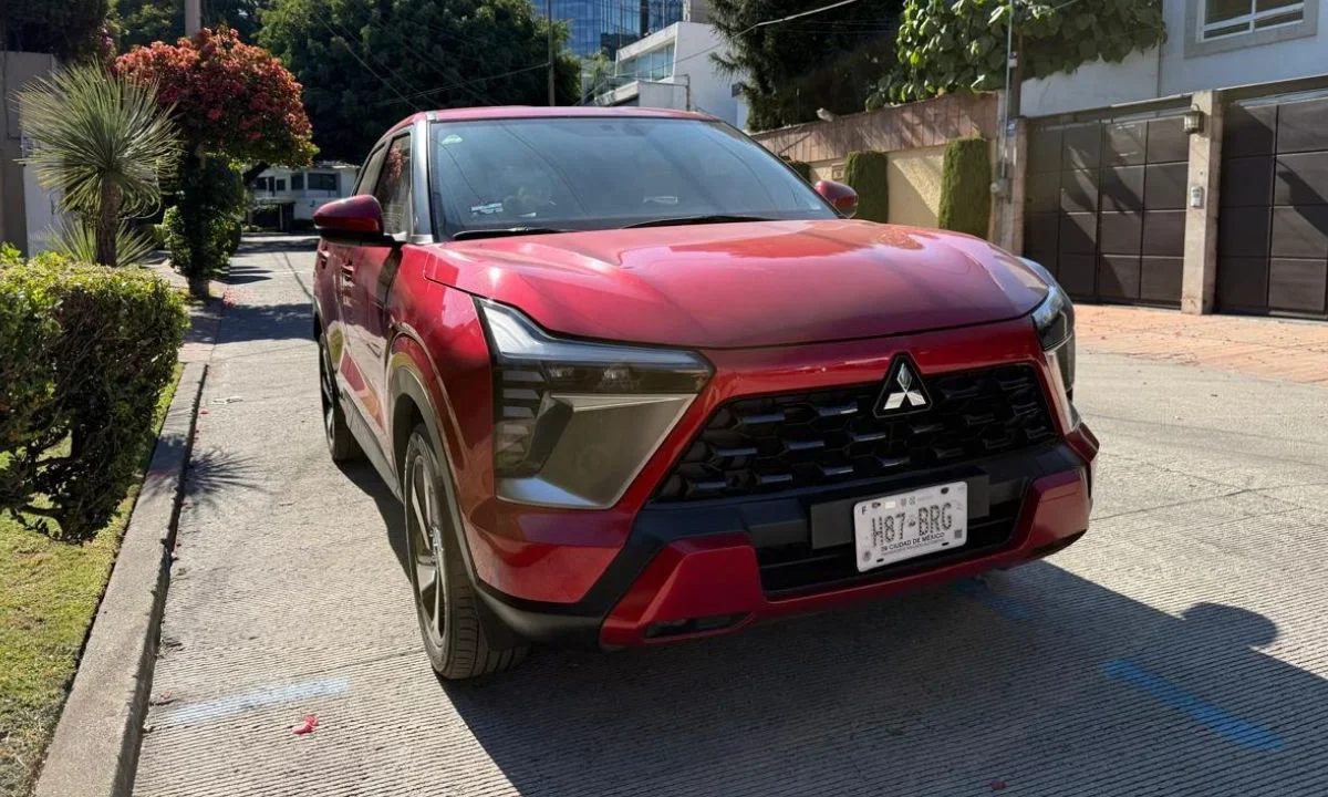 La Mitsubishi Outlander Sport 2025 no perdió su espacio interior, potencia y sobre todo ese nivel de maniobrabilidad y conducción muy sencillo y ágil.