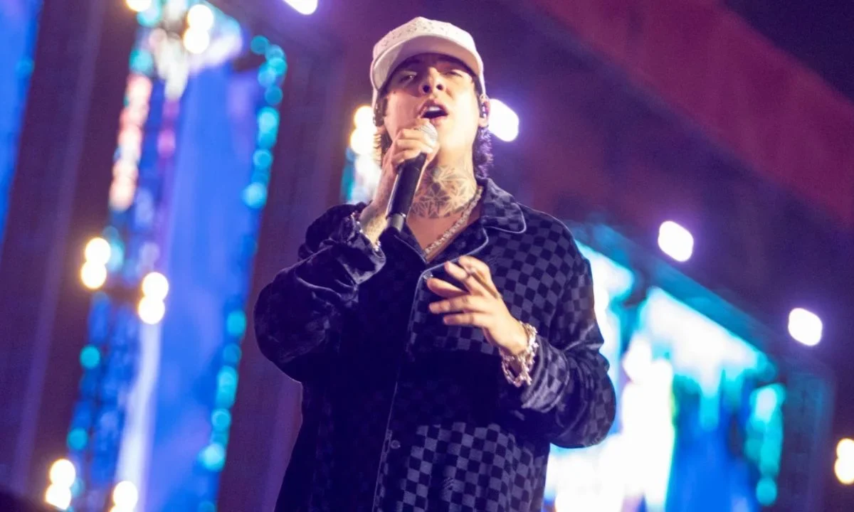 Durante su participación en el Flow Fest, Natanael Cano interpretó narcocorridos como 'Cuerno Azulado', así fue la polémica presentación.