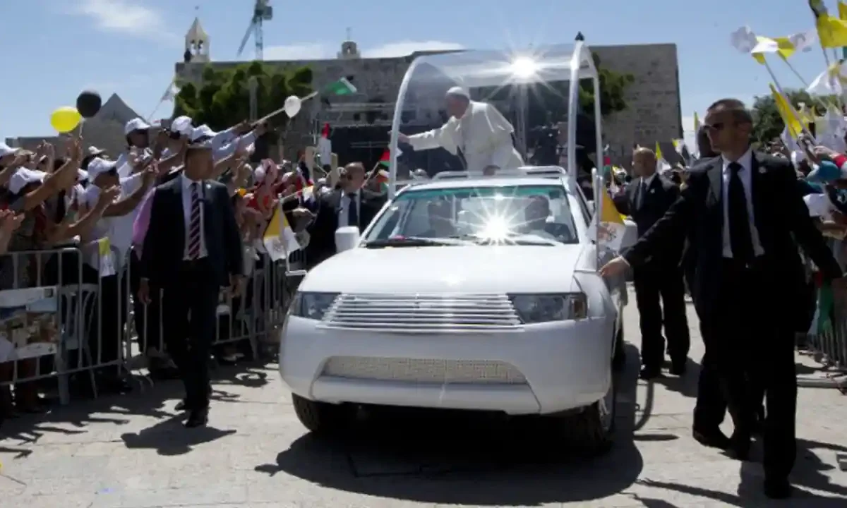 papamóvil papa Francisco Gaza