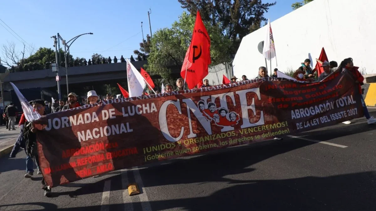La acción es parte de su paro 'escalonado' de 48 horas; la CNTE adelantó que realizarán uno más pero de 72 horas.