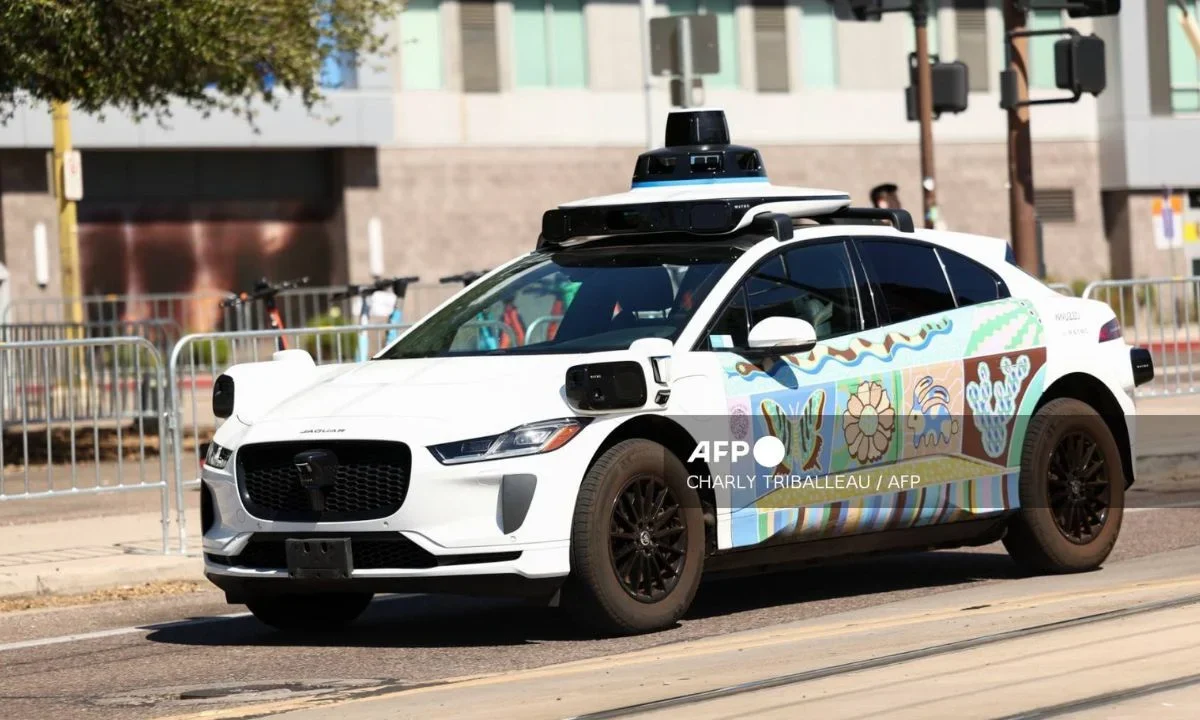 Los robotaxis de Waymo podrán circular en autopistas en las áreas metropolitanas de San Francisco, Phoenix y Los Ángeles.