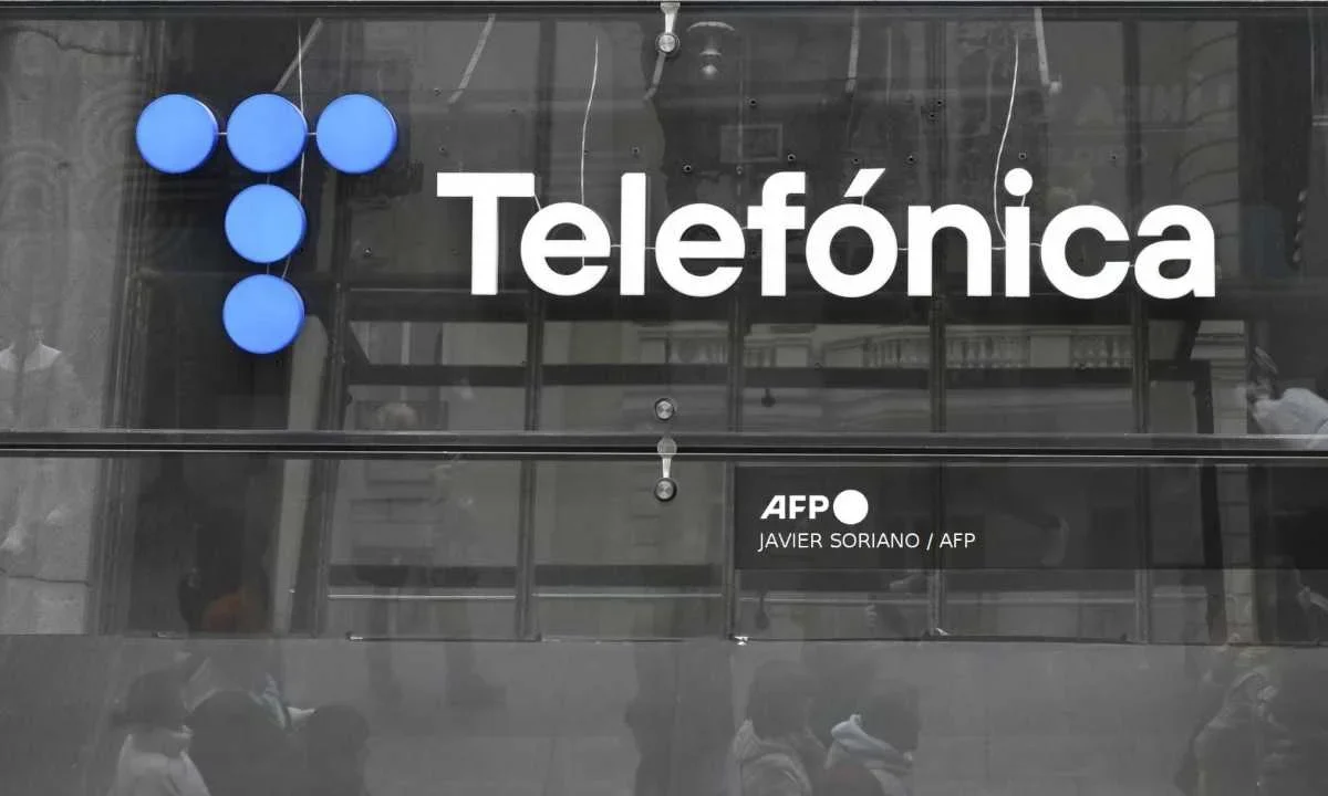 Telefónica atraviesa uno de los momentos más decisivos de su historia y reporta pérdidas millonarias.