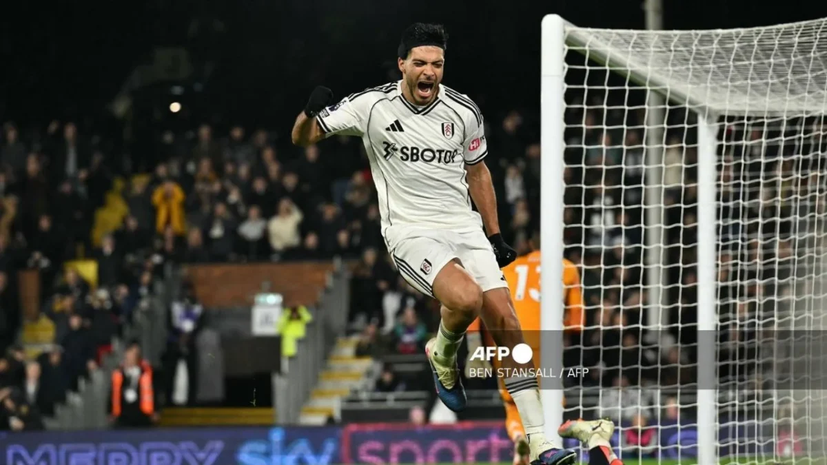 Raúl Jiménez da triunfo al Fulham en Inglaterra