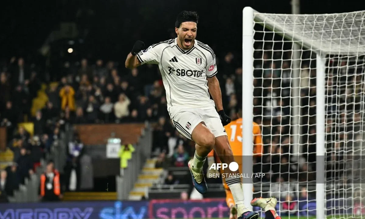 Raúl Jiménez da triunfo al Fulham en Inglaterra