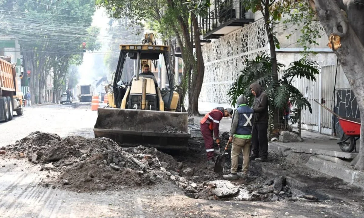 Supervisan trabajos de reencarpetado en colonia San Rafael