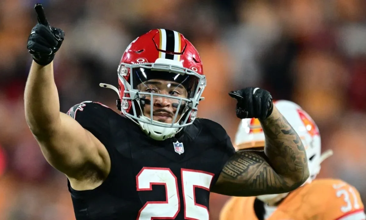 En una última serie ofensiva ganadora, los Atlanta Falcons sorprendieron a Tampa Bay Buccaneers en el inicio de la semana 15 de la NFL.