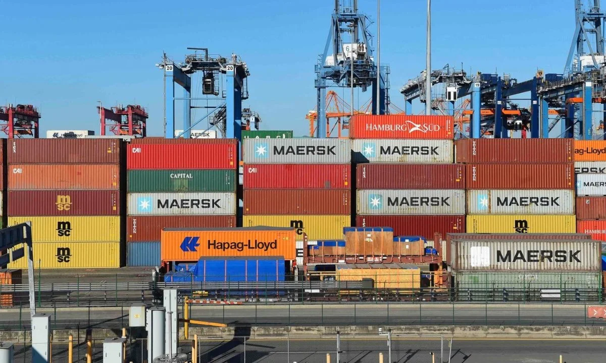 En noviembre, la balanza comercial en México registró un superávit de 663 mdd, ampliándose frente al superávit de 606 millones en octubre.