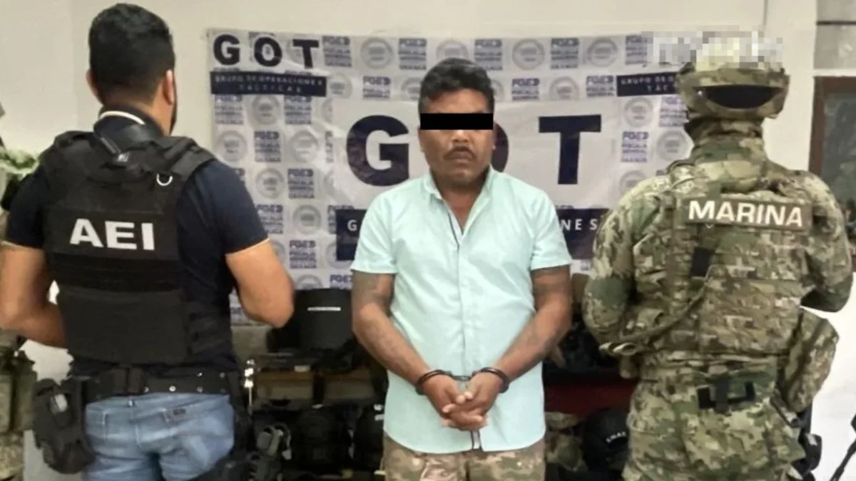 Elementos de la Marina detuvieron a Carlos N, alias 'Cali' integrante de 'Los Cromo', grupo delictivo con operaciones en Oaxaca.