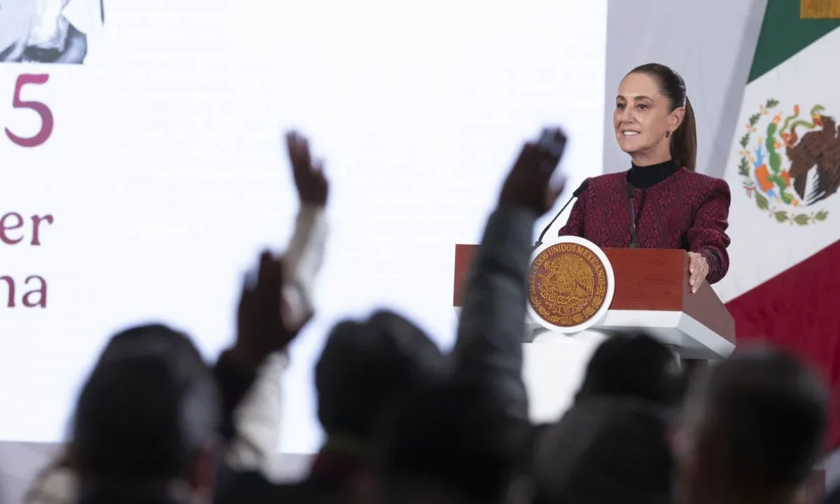 La presidenta Claudia Sheinbaum lanzó críticas contra el PAN, a los conservadores y la derecha internacional y defendió a la 4T.