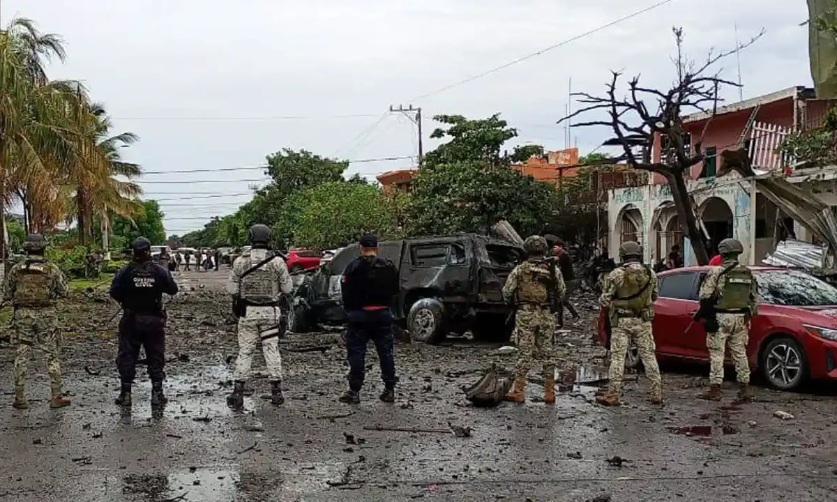 explosión de un coche bomba en Coahuayana