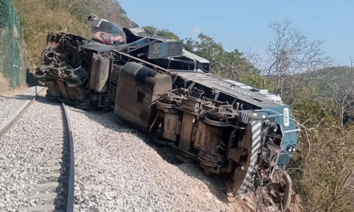 Ronald Johnson, embajador de EU en México lamentó el descarrilamiento del Tren Interoceánico en Oaxaca, que dejó 13 víctimas mortales.
