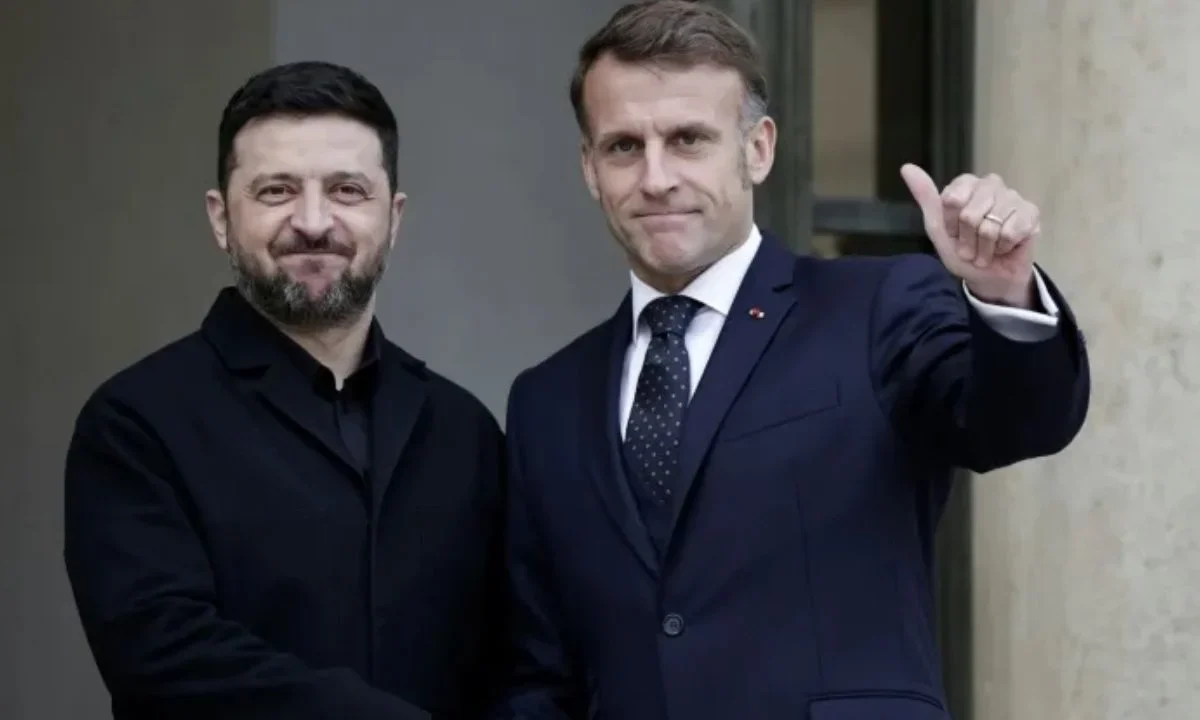 El presidente de Ucrania, Volodimir Zelenski y Emmanuel Macron, conversaron este lunes con el enviado de Donald Trump, Steve Witkoff.