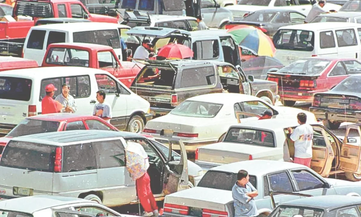 Hacienda confirmó que se podrán seguir regularizando los vehículos conocidos como autos chocolate, pero tendrán que pagar impuestos nuevos.