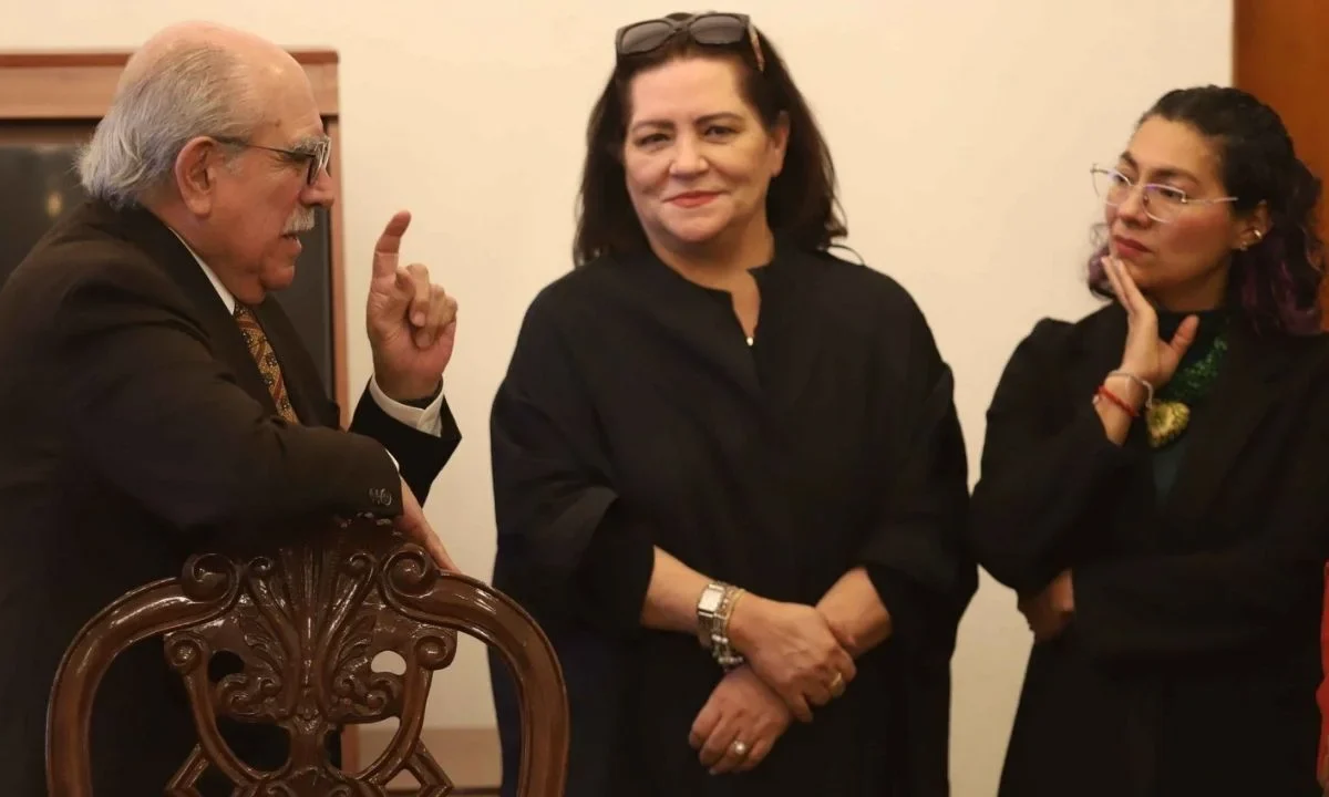 Las consejerías del Instituto Nacional Electoral (INE) presentó una propuesta de reforma electoral que incluye el impulso de nuevas modalidades de votación anticipada e híbrida, por internet y en casilla.
