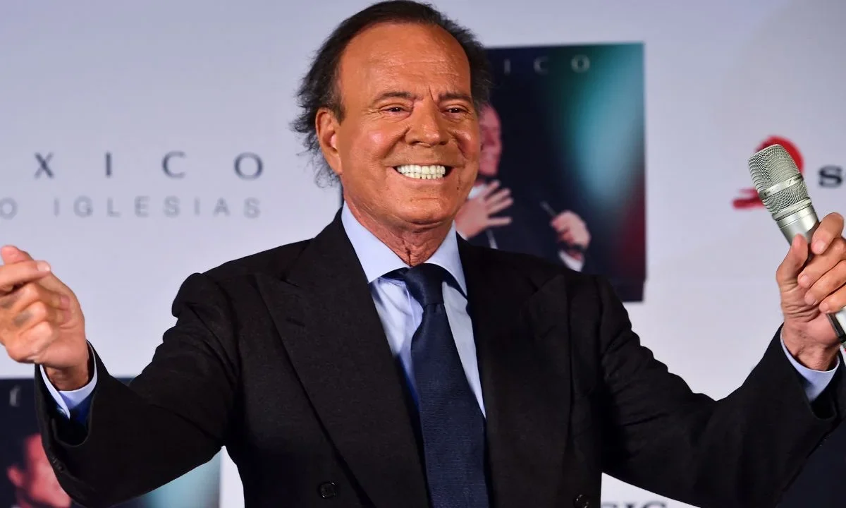 La Fiscalía indicó que no podía abrir una investigación contra Julio Iglesias, ya que las víctimas 'son extranjeras y 'no residen en España'.