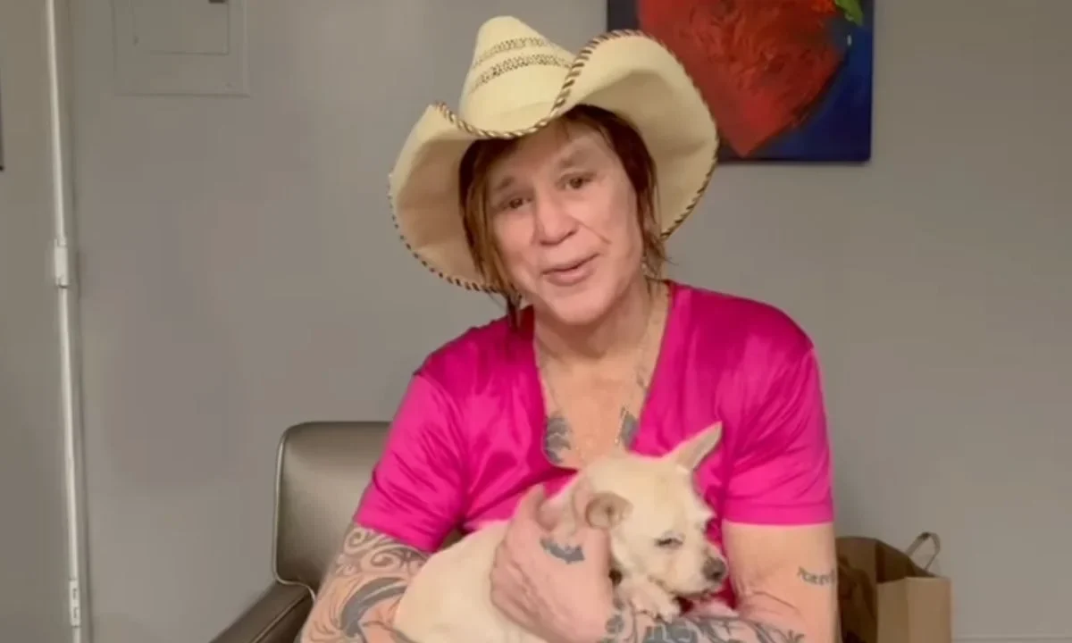 Kimberly Hines, mánager de Mickey Rourke, aseguró que no hubo mala intención detrás de la campaña y el objetivo nunca fue beneficiarse.