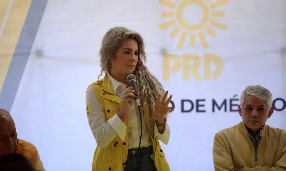 Dirigentes estatales del PRD respaldaron a Nora Arias como presidenta del partido en CDMX, luego de que el IECM desconociera su dirigencia.