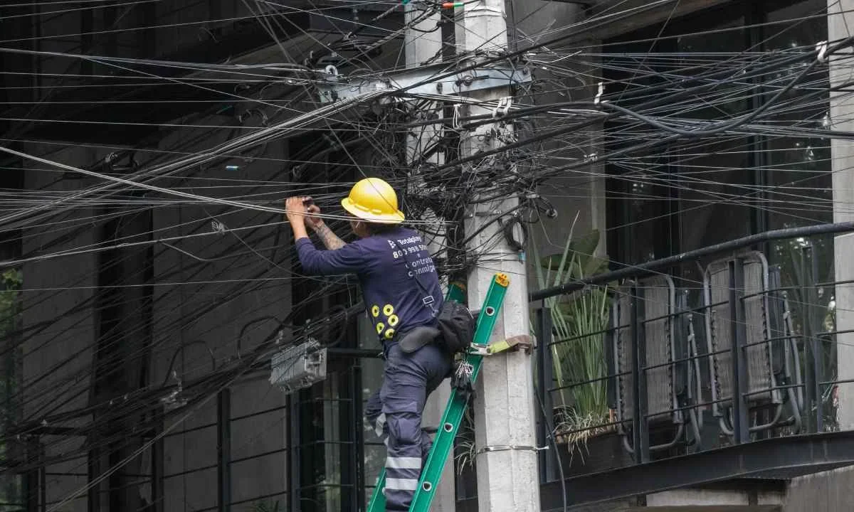 La empresa de telefonía Telmex denunció ante las autoridades a una banda dedicada al robo de cable en la alcaldía Iztacalco.